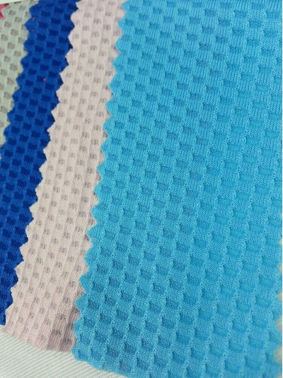 HK  KNSR No.1-212  滌綸網形高透（吸濕排汗）運動布 側面照